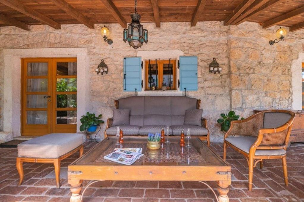 Villa Kazun With Private Pool And Two Gardens Marčana Екстериор снимка
