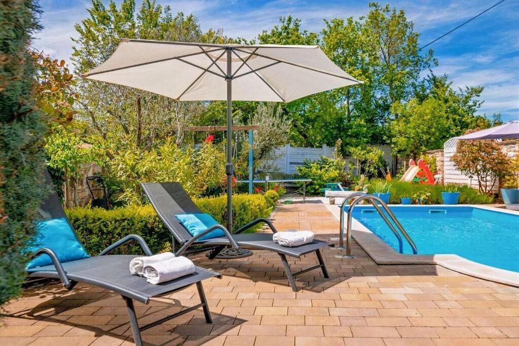 Villa Kazun With Private Pool And Two Gardens Marčana Екстериор снимка