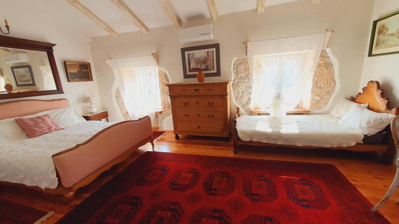 Villa Kazun With Private Pool And Two Gardens Marčana Екстериор снимка