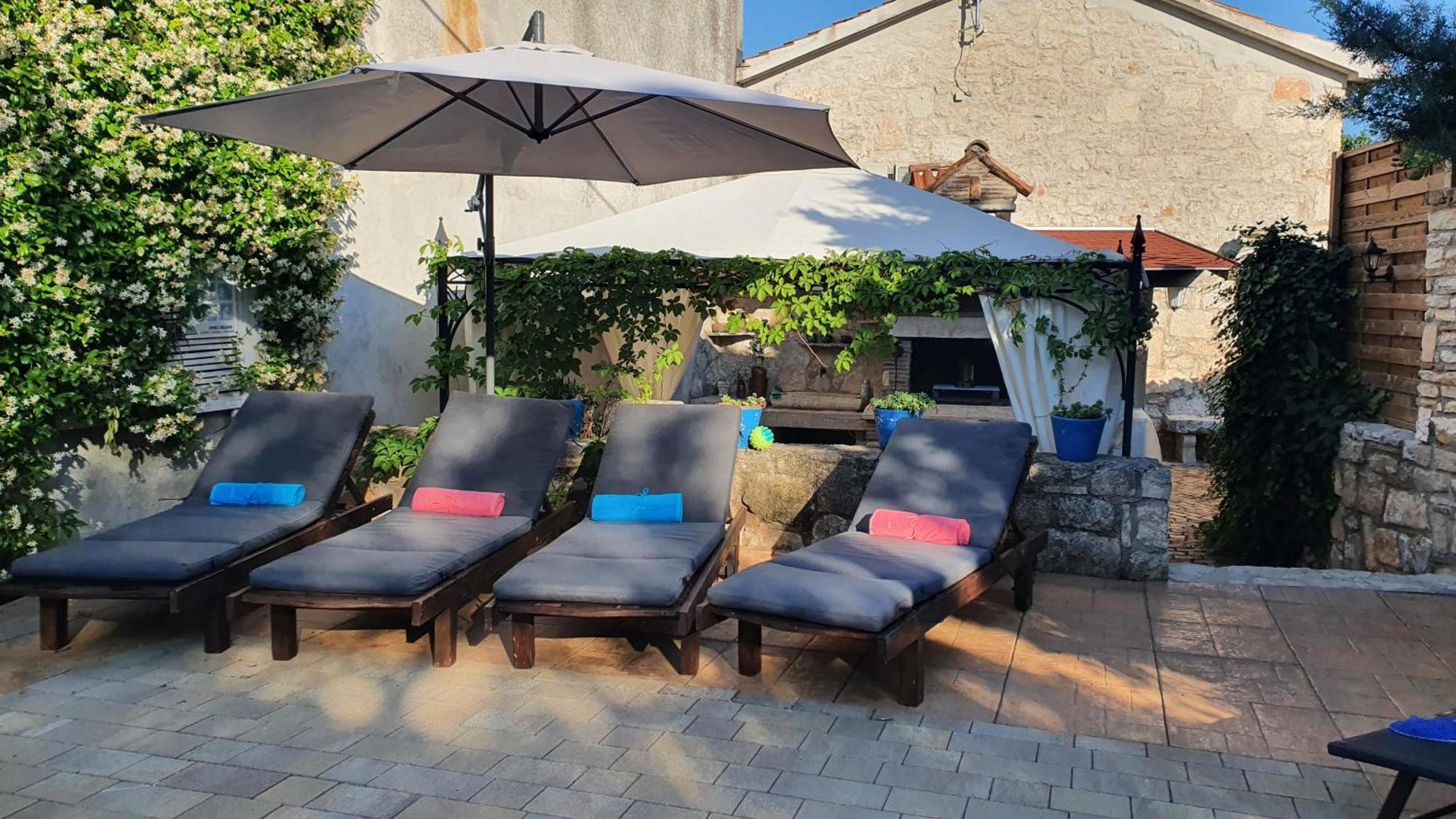 Villa Kazun With Private Pool And Two Gardens Marčana Екстериор снимка